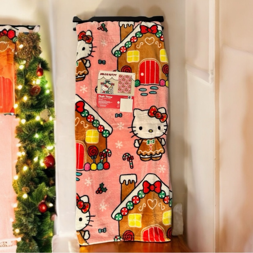 Hello kitty Gingerbread Christmas Holiday Plush Throw Blanket